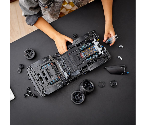 LEGO Technic 42127 THE BATMAN-BATMOBILE - 1030808 - zdjęcie 2
